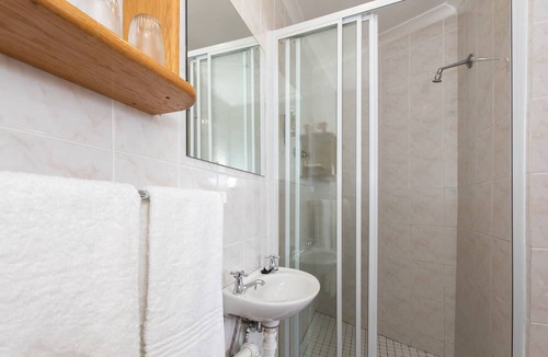 Van Dyks Bay House | Aire del Mar Guest House