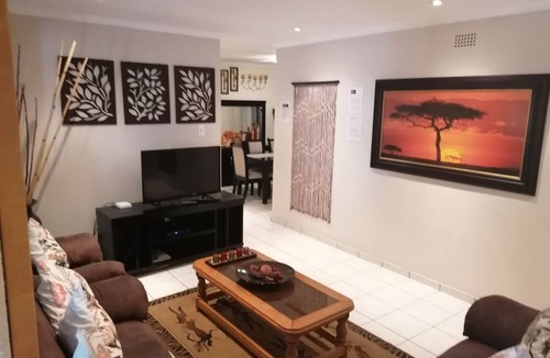 Kempton Park House | Inviting 3-bed House in Kempton Park