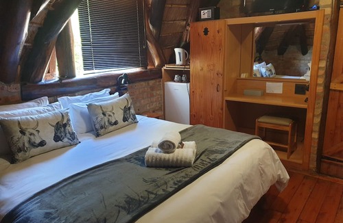 Kwambonambi Cabin | Marrob Lodge
