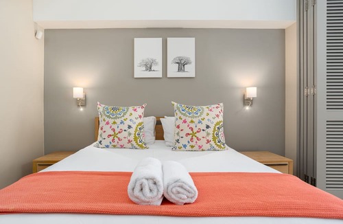 Victoria and Alfred Waterfront Apartment | Canal Quays 503