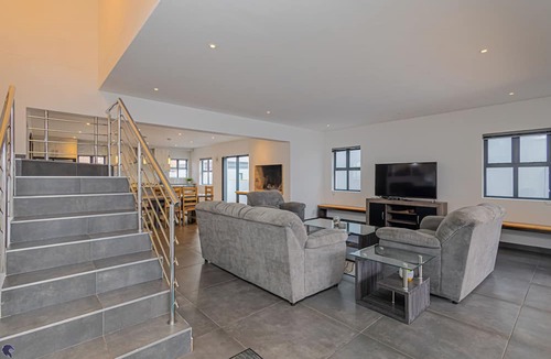 Calypso Beach House | Dalton's, Langebaan 10-sleeper
