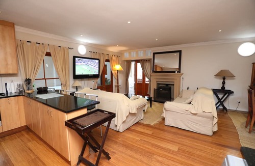 Constantia House | LeBonheur