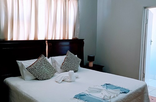 Quigney Beach Bed & Breakfast | Longfellow Lodge