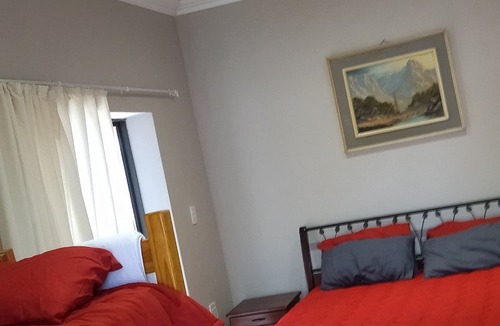 Beaufort West Cottage | Immaculate 2-bed Garden Cottage in Beaufort West