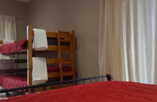 Beaufort West Cottage | Immaculate 2-bed Garden Cottage in Beaufort West