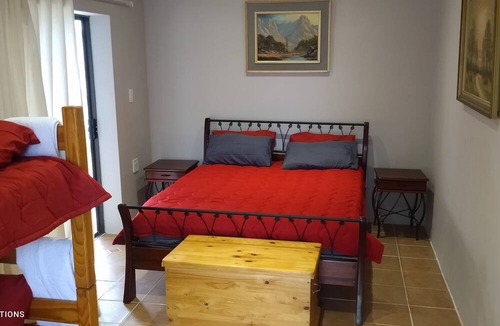 Beaufort West Cottage | Immaculate 2-bed Garden Cottage in Beaufort West