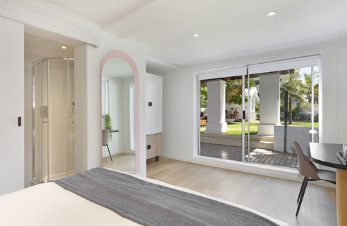Three Anchor Bay House | Neighbourgood Hill