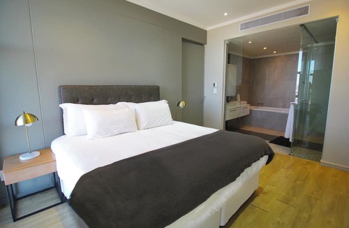 Greater Johannesburg Metropolitan Area Apartment | CGRSA Penthouse Sandton - Masingita Towers