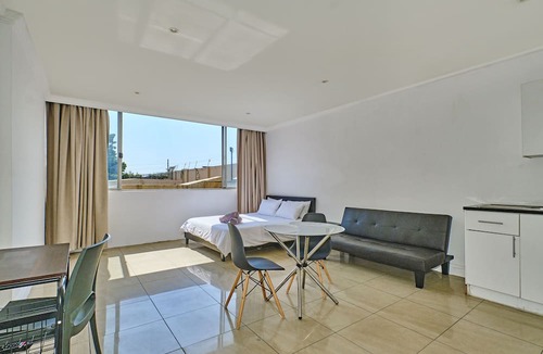 Greater Johannesburg Metropolitan Area Hotel | Inn & Out Sandton Park
