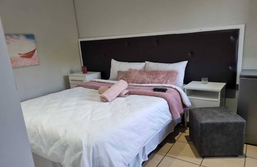 Port Edward Hotel | Bujumbura Guest House