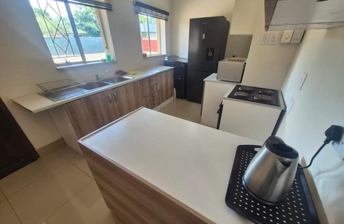 Kempton Park House | Ithonsi Guesthouse