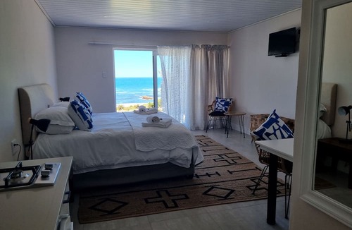 Lambert's Bay Bed & Breakfast | Lambert's Bay Beachfront