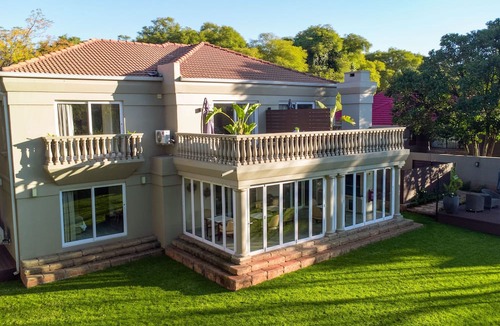 Greater Johannesburg Metropolitan Area House | 1945 On Kloof Guesthouse