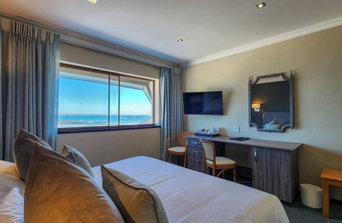 Bloubergstrand Hotel | Blue Peter Hotel