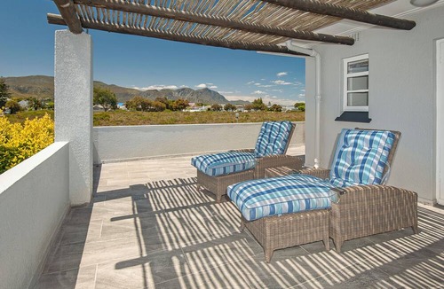 Westcliff House | Villa Venusta