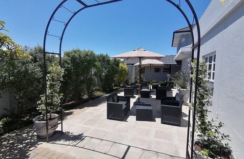Westcliff House | Villa Venusta