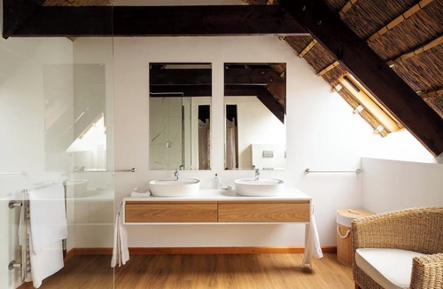 Flora Park Bed & Breakfast | Avontuur Manor House