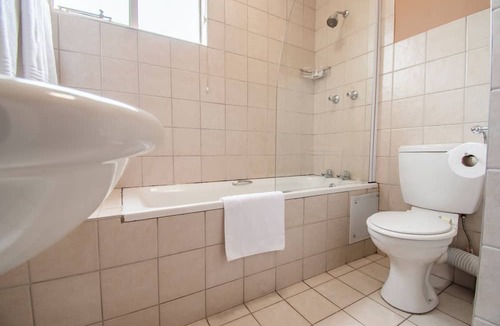 Essenwood Hotel | Emakhosini Hotel on East