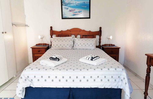 Ramsgate South Apartment | Boathouse Bed and Biscuit - Lower Deck