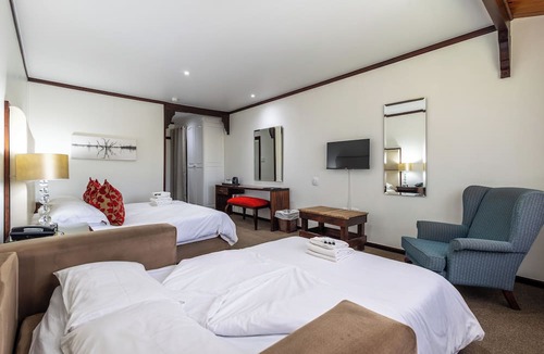Knysna Central Hotel | Knysna Log-Inn Hotel