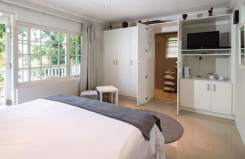 Paradise House | South Villa Guesthouse & Garden