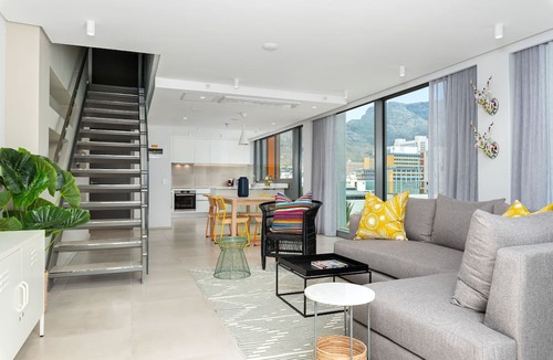 Bo'Kaap Apartment | Designer Apartment With Table Mountain Views