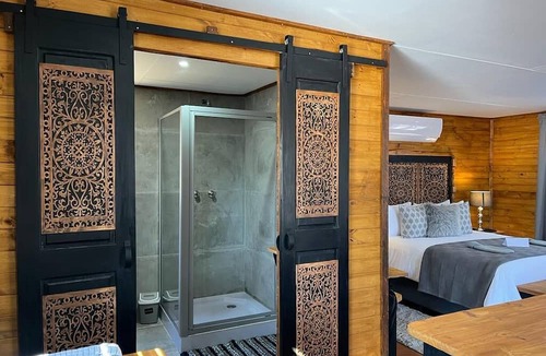 Vredefort House | River Rock Guesthouse