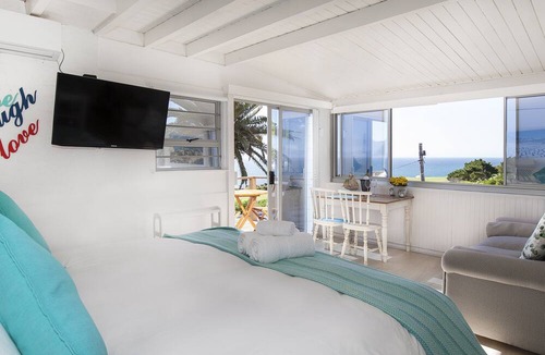 Simon's Town House | Penguins View Guesthouse