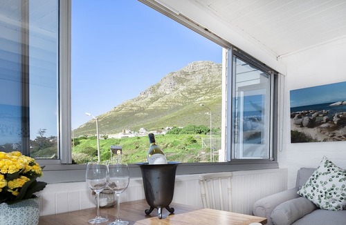 Simon's Town House | Penguins View Guesthouse