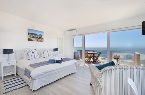 Simon's Town House | Penguins View Guesthouse