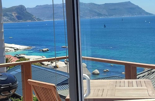 Simon's Town House | Penguins View Guesthouse