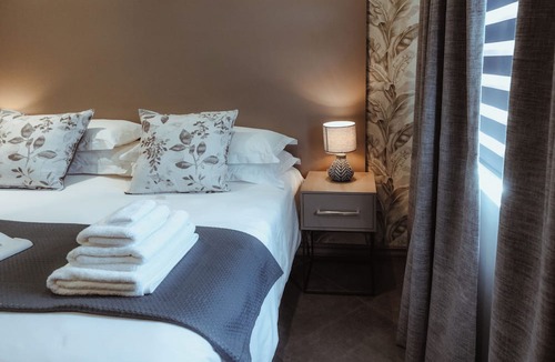 Potchefstroom Hotel | The Feather Hill Boutique Hotel