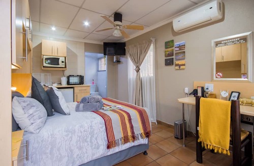 Germiston Bed & Breakfast | Marle' Lodge Bed & Breakfast