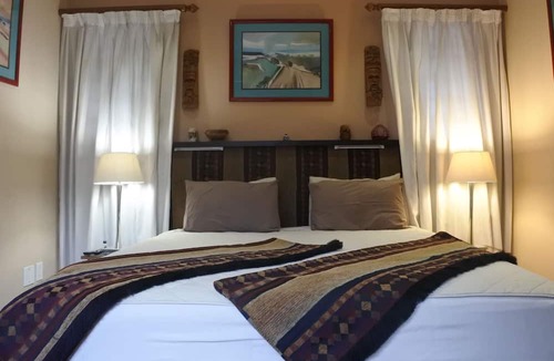 Linden Bed & Breakfast | Cherry Tree Cottage Linden Bed and Breakfast