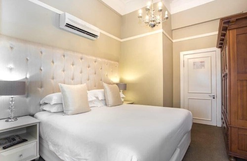 Morningside Hotel | The Saint James on Venice Luxury Guest House