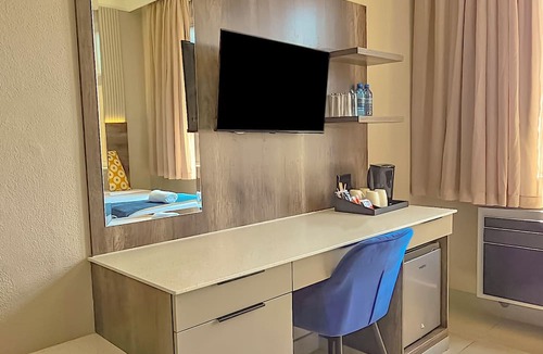 Durban Central Business District Hotel | The Albany Hotel