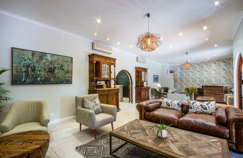 Oudtshoorn House | Hlangana Lodge