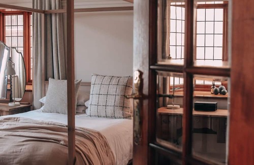 St. James House | Sonnekus Boutique Hotel & Bistro