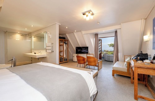 Hermanus City-Centre Hotel | Harbour House Hotel