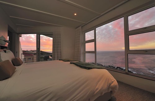 De Kelders House | Whalesong Lodge