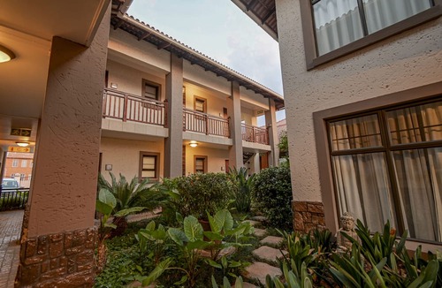 Brandwag Hotel | Villa Bali Luxury Guest House
