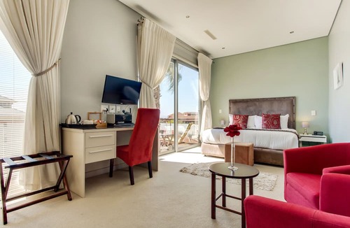Three Anchor Bay Hotel | The One 8 Hotel