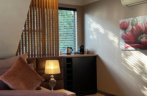Somerset West House | YEBO Boutique Guesthouse