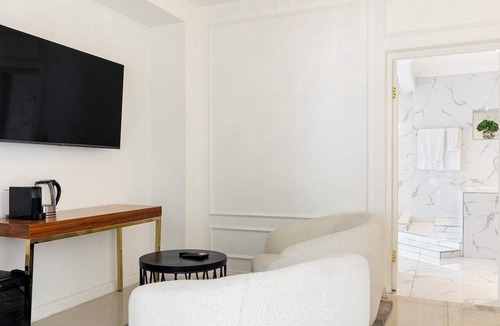 Wynberg Hotel | Fauchil Hotel