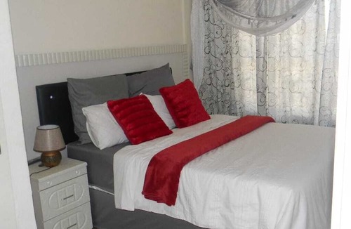 Strand House | M2T Guest House