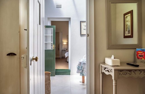 Rondebosch Bed & Breakfast | Sandown Lodge