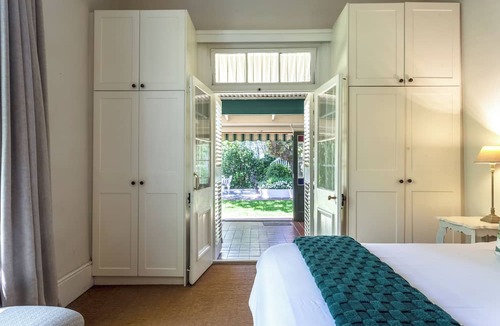 Rondebosch Bed & Breakfast | Sandown Lodge