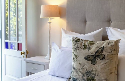 Rondebosch Bed & Breakfast | Sandown Lodge