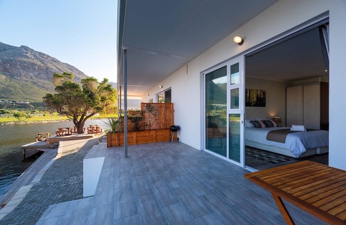 Muizenberg Apartment | Marina Views