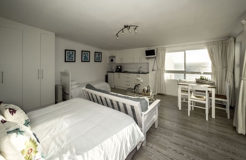 Simon's Town Bed & Breakfast | Rocklands Bed and Breakfast